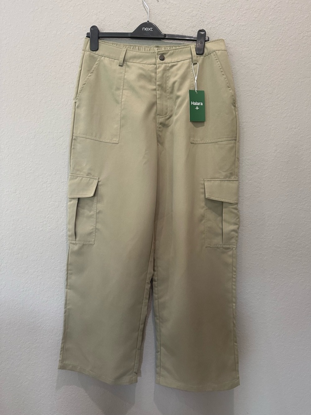 Halara Mid Rise Casual Straight To Wide Leg Cargo Pants with Pockets Sz L Reg